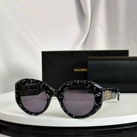 Picture of Balenciga Sunglasses _SKUfw57303029fw